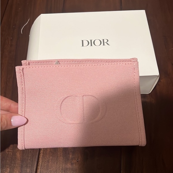 Dior - Picture 2 of 7